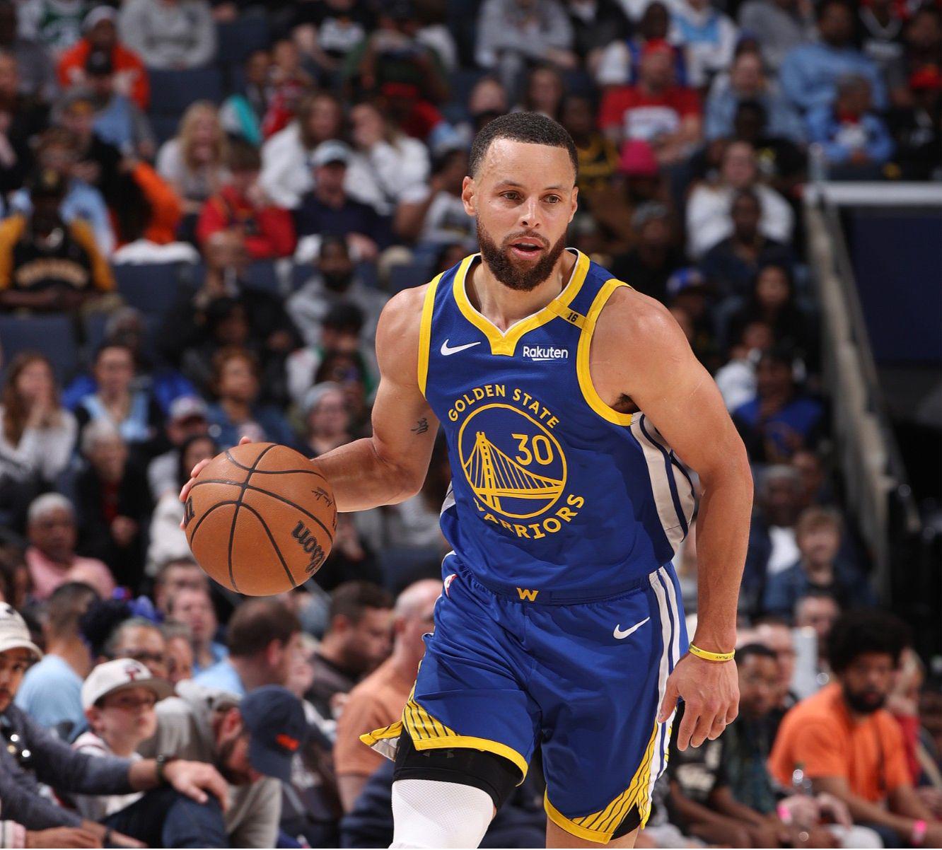 名记：湖人没有自己的球馆都能卖100亿，那勇士值多少钱？