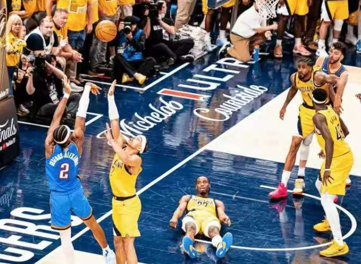 NBA三消息：雷步G4裁判报告，阿杜心仪下家出炉，亚当斯续约