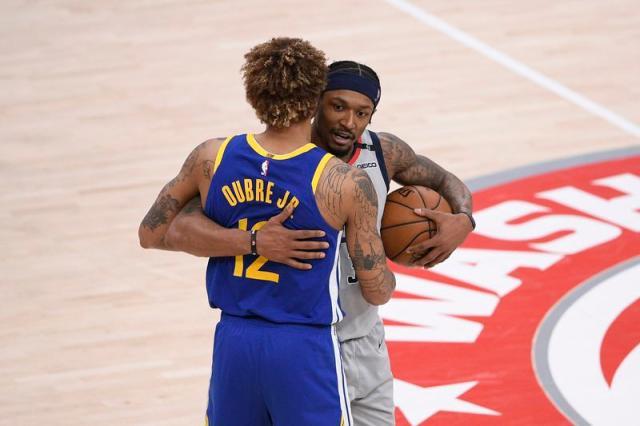 网页版登录入口-尼克斯紧盯比尔利拉德动态 乌布雷被视为重要拼图