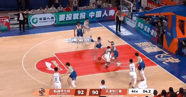 体育视频直播-哈姆雷特极限抛投出手压哨打进，天津绝平新疆打进加时